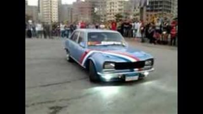 بالفيديو.. أقوى تخميس بين سيارتى « بيجو» و«مرسيدس»