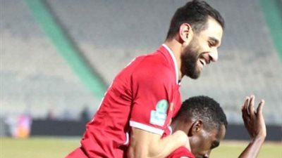 عمرو السولية يتقدم بالهدف الأول للأهلي في الداخلية