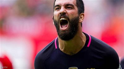 الشرطة التركية تحقق مع توران لاعب برشلونة التركي بسبب «التحرش»