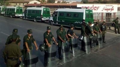 تظاهرات بالجزائر للمطالبة بدولة مدنية (صور)