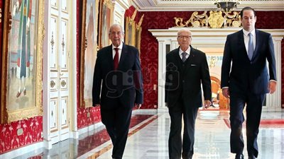 بالصور.. السبسي يقرر تمديد حالة الطوارئ في تونس 3 أشهر