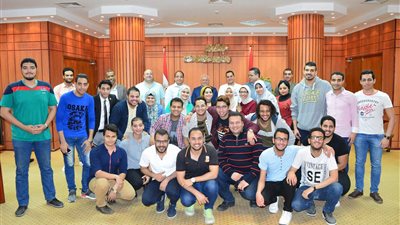 محافظ بورسعيد يلتقي شباب غرفة العمليات المركزية للانتخابات الرئاسية