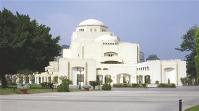 رقصات وأغانٍ فلكلورية في حفل صيني بمسرح الجمهورية