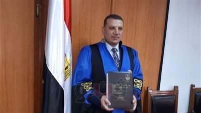 بالصور.. سجين يحصل على درجة الدكتوراة من محبسه ببرج العرب
