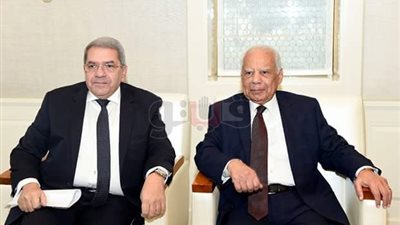 «الجارحي» يشارك في المنتدى الثالث للمالية العامة بدبي (صور)