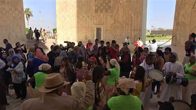 فولكلور المغرب وإنشاد الجزائر بالسد العالي احتفالا بأسوان (صور)