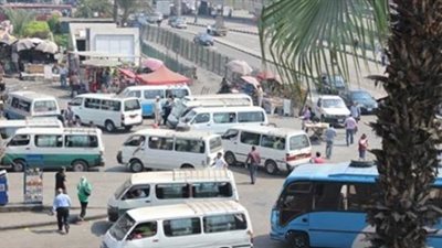 مواجهات رؤساء المدن مع السائقين تشتعل لمنع زيادة الأجرة.. حملات مفاجئة على المواقف.. رؤساء المدن : الزيادة لا تتخطى الـ10 %.. التنسيق مستمر مع المرور ونحذر السائقين من التجاوزات مع المواطنين