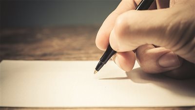 8 سلبيات تواجهك عند الزواج من شاعر أو كاتب «تقرير»