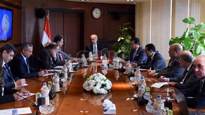 طوارئ في الحكومة لتطبيق منظومة التأمين الصحي الشامل.. شريف إسماعيل يكلف بسرعة الانتهاء من اللائحة التنفيذية للقانون.. اختيار مجالس الإدارات للهيئات الثلاثة.. وإنشاء قاعدة بيانات المشتركين