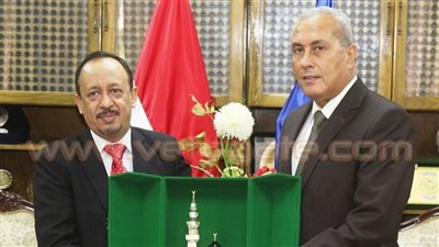 محافظ السويس يلتقي القنصل السعودي لبحث سبل التعاون