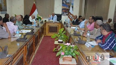 «الزملوط» يوجه بإطلاق حملة مكبرة لنظافة أحياء وقرى الوادي الجديد