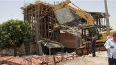 إزالة 4 حالات تعد على الأرض الزراعية بمركز بني مزار بالمنيا