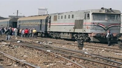 إصابة شخص سقط من قطار ركاب بالبحيرة