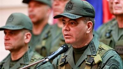 وزير دفاع فنزويلا: من يخطط للاستيلاء على الرئاسة يجب أن يمر فوق جثثنا أولا