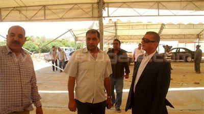 بالصور.. نائب محافظ القاهرة يتفقد مواقف حلوان