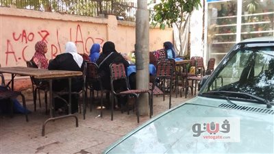 بالصور.. أولياء الأمور يلجئون لمائدة الرحمن هربا من أشعة الشمس بالدقي