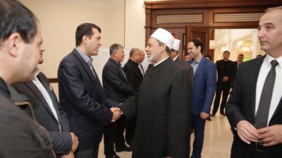 الإمام الأكبر يزور معهد البيروني للمخطوطات في طشقند (صور)