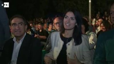 بالفيديو.. أول عرض أوبرالي على مسرح متحرك