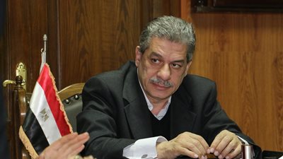 رئيس جامعة بنى سويف يقرر صرف شهر مكافأة للعاملين بمناسبة عيد الفطر