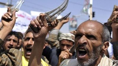 الحكومة اليمنية: الحل السلمي يبدأ بانسحاب الحوثيين غير المشروط