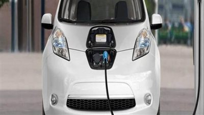 نصف مليون سيارة كهربائية سنويا تخرج من مصانع تيسلا