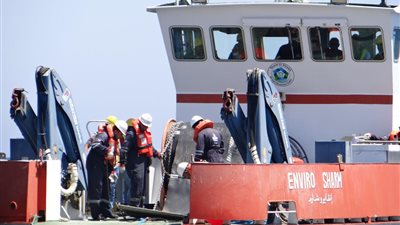 بالصور.. البيئة تشارك في مناورة «السلام 1» لمكافحة التلوث البحري