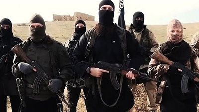 صحفيون موالون للنظام السوري: داعش استغل الغارات الأمريكية لتنفيذ هجمات