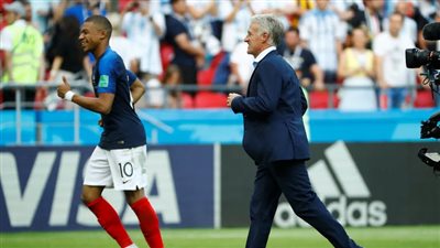 مدرب فرنسا: «مبابي يشبه رونالدو البرازيلي لكن يمكنه أن يصبح أفضل»