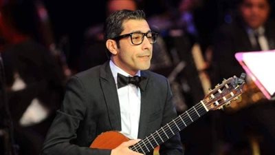 عازف الجيتار وحيد ممدوح يحصل على دبلومة ملكية من بريطانيا