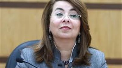 غادة والي توافق على محاكمة 3 مسئولين بالتأمينات (مستند)