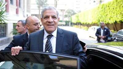 محلب يشكل لجنة للإشراف على إنشاء وكالة الفضاء