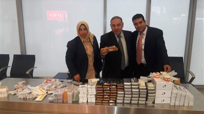 إحباط محاولة لتهريب مستلزمات جراحة أسنان بمطار القاهرة (صور)