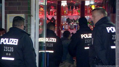 حملة أمنية كبيرة تستهدف مقاهي شيشة ومحال قمار في ألمانيا