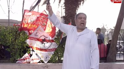 بالفيديو.. مشهد كوميدي لسامي العدل أمام جامعة القاهرة في «بين السرايات»