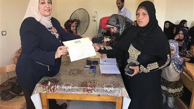 تسليم 274 شهادة أمان مبلغ 137 ألف جنيه في سوهاج (صور)