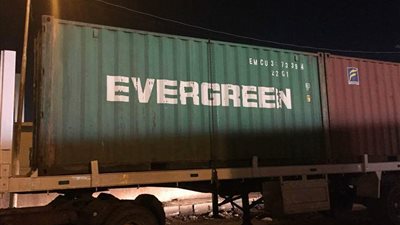 إحباط تهريب ملابس وأحذية بمليون و467 ألف جنيه في بورسعيد (صور)