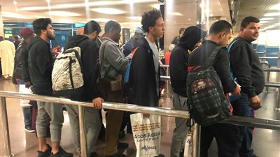 بعثة المقاصة تصل مطار القاهرة قادمة من داكار (صور)