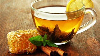 7 أسباب تجعلك تتناول العسل الأبيض يوميا