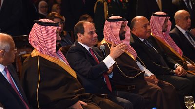 السيسي في السعودية اليوم للمشاركة في القمة العربية الـ«29».. القضية الفلسطينية وأزمات سوريا وليبيا واليمن والعراق تتصدر جدول الأعمال.. والتدخلات الإيرانية والتركية وضرب سوريا «على مائدة