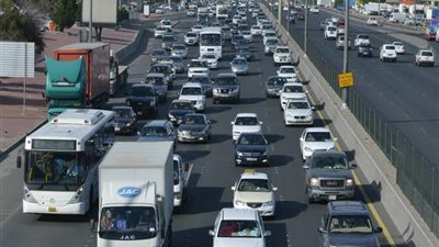 سيولة مرورية بكافة طرق ومحاور القاهرة الكبرى (فيديو)