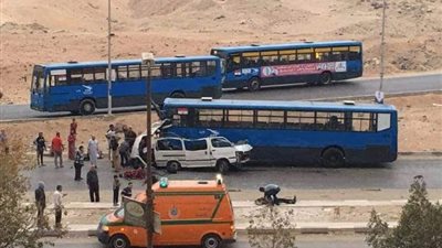 إصابة 3 أشخاص في تصادم أتوبيس بسيارتين ميكروباص بالإسكندرية