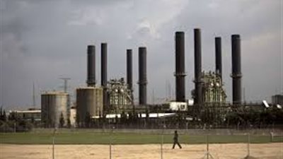مصر ترسل شحن وقود لتشغيل محطة كهرباء غزة