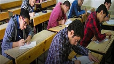 لجان الثانوية العامة تتسلم كراسات الفلسفة والاستاتيكا والجيولوجيا