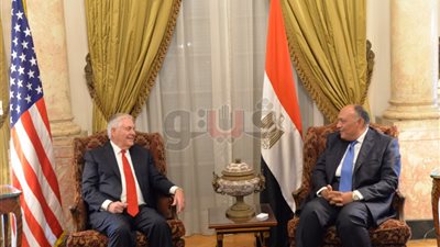 بدء المباحثات المغلقة بين وزير الخارجية ونظيره الأمريكي (صور)