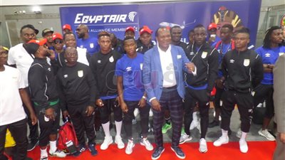 منتخب بنين يغادر مطار القاهرة بعد وداع اللقب الأفريقي (صور)