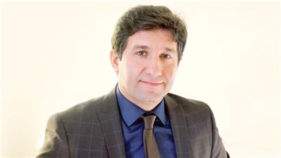 محلل سياسي تركي: بصمات الإسلاميين السيئة في السلطة جذبت أنظار العالم