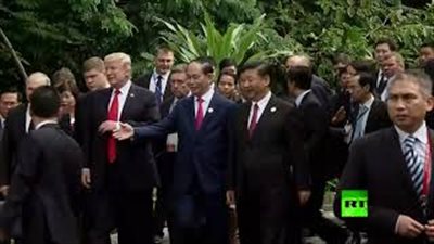 بالفيديو.. تجمع قادة دول آبيك لالتقاط صورة تذكارية