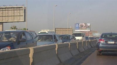 شلل مروري بطريق «القاهرة -الإسكندرية» الزراعي بسبب عبوة هيكلية