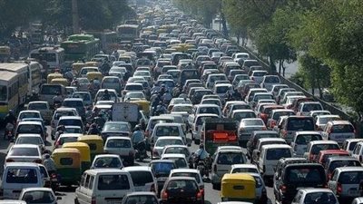 حركة المرور اليوم.. زحام في 26 يوليو والكورنيش والأوتوستراد وجسر السويس وشارع جامعة القاهرة.. تباطؤ حركة السيارات على الدائري وطريقي السويس والثورة.. وحملات مرورية وأمنية لضبط الخارجين على القانو