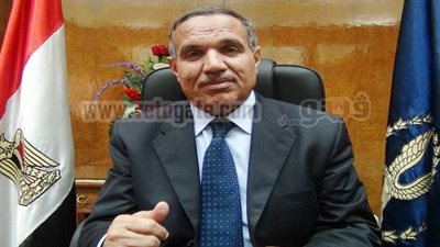 إصابة 11 شخصا بينهم 